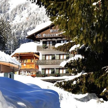 Hotel Garni St. Hubertus Madonna エクステリア 写真
