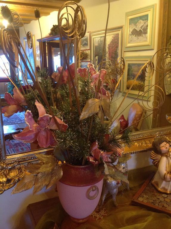 Hotel Garni St. Hubertus Madonna エクステリア 写真